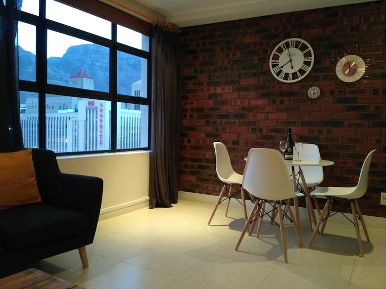 Apartamentos At St. George's Mall