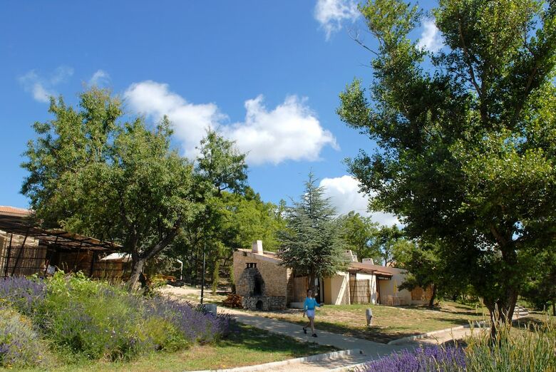 Vvf Villages "le Balcon Du Luberon" Murs