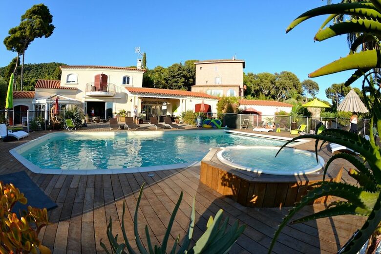 Bed & Breakfast Val D'azur Chambres D'h�tes de Charme