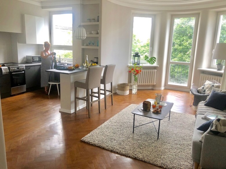Classic Apartment In Warsaw