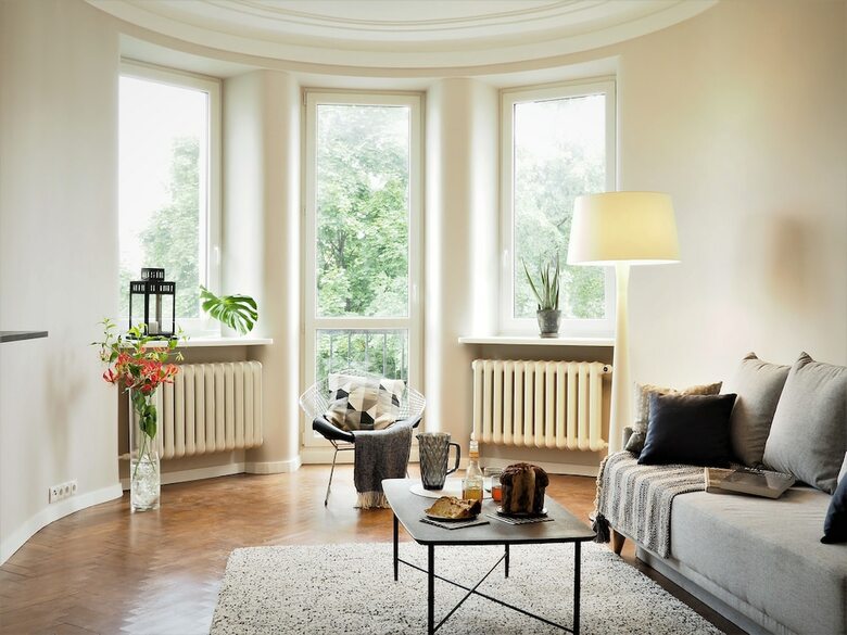 Classic Apartment In Warsaw