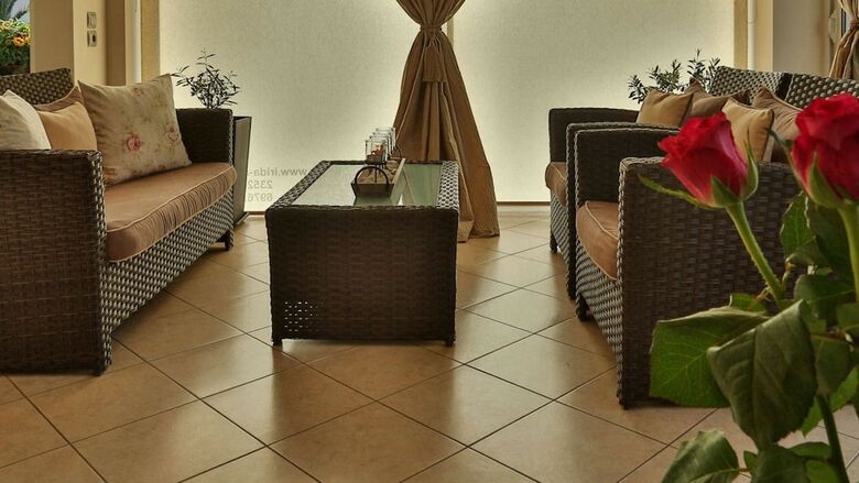 Irida Apartments
