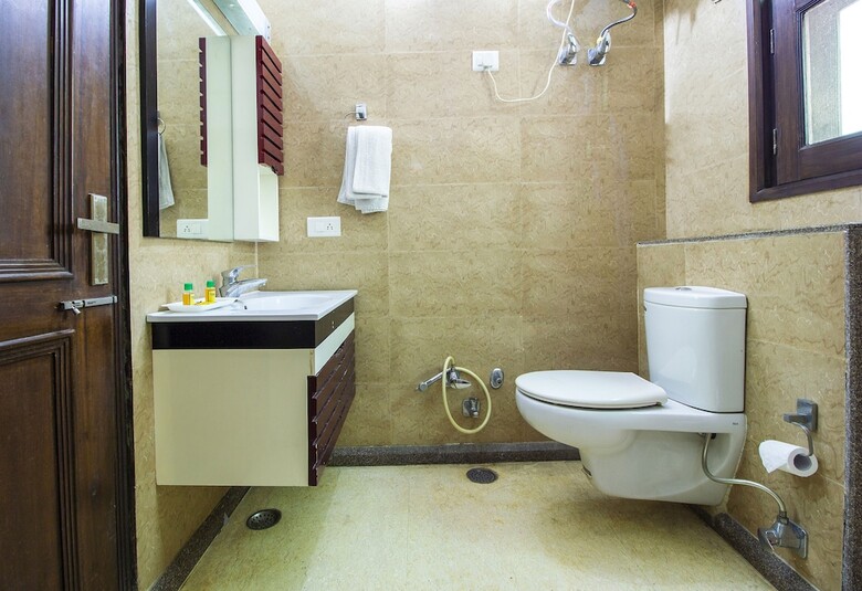 Fabhotel Moon Hospitality Dlf Phase 3