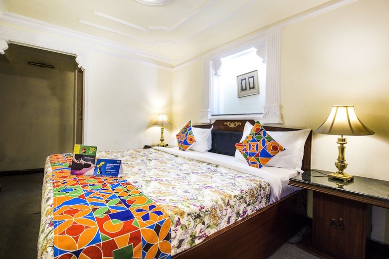 Fabhotel Sugan Niwas Palace Bani Park