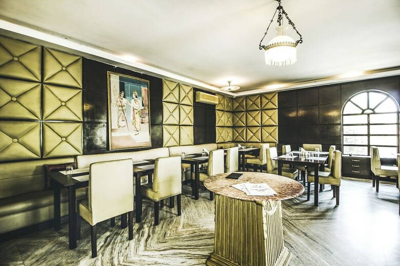 Fabhotel Sugan Niwas Palace Bani Park