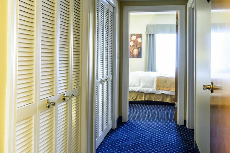 Hotel Asbury Inn & Suites