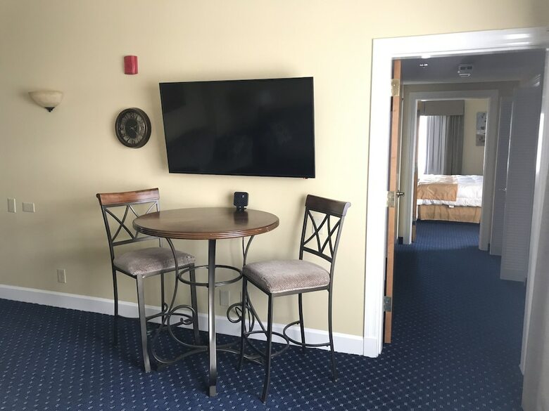 Hotel Asbury Inn & Suites