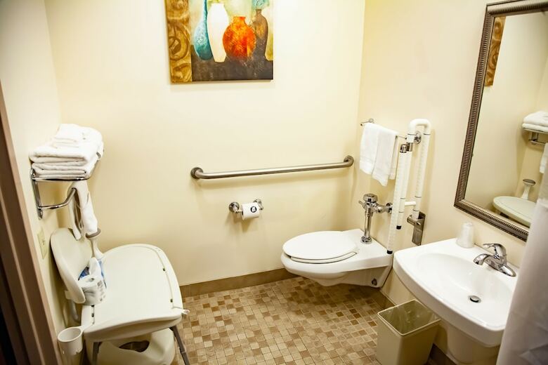 Hotel Asbury Inn & Suites