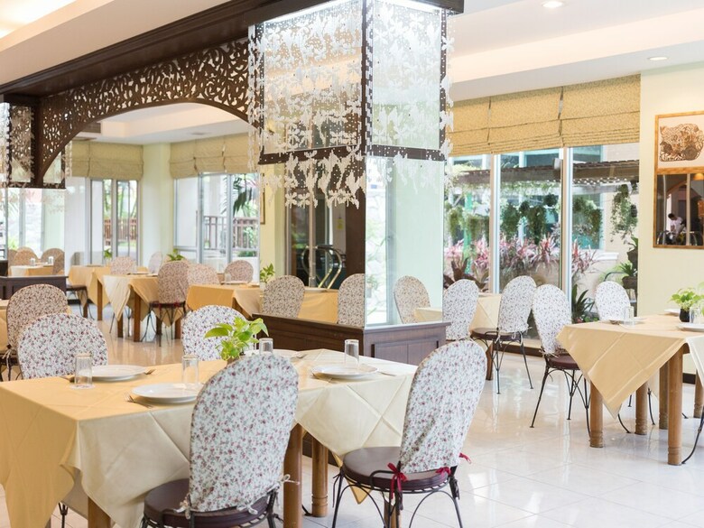 Hotel Eastern Grand Palace