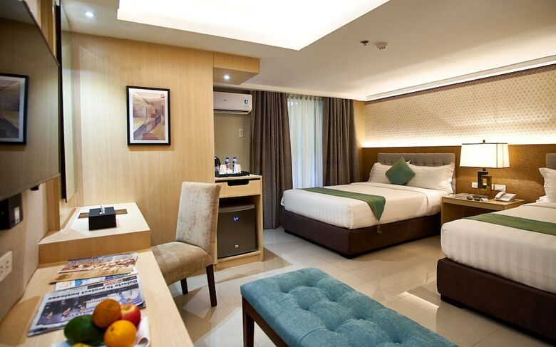 J7 Hotel Iloilo