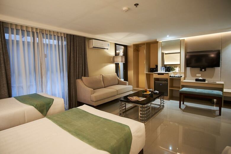 J7 Hotel Iloilo