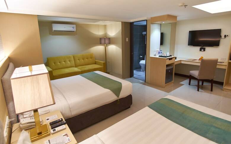 J7 Hotel Iloilo