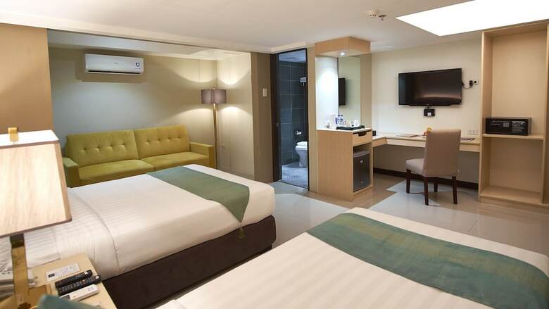 J7 Hotel Iloilo