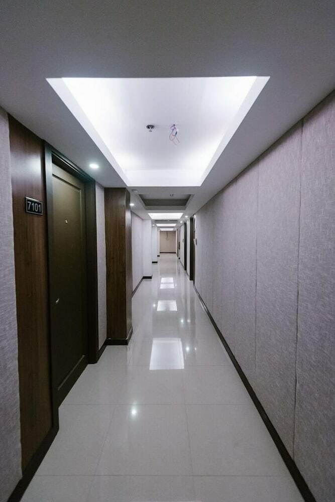 J7 Hotel Iloilo