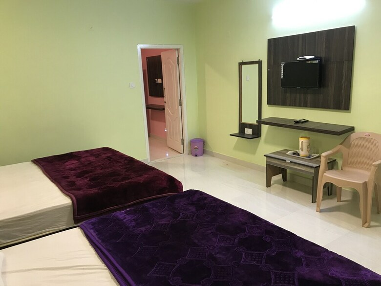 Hotel Praba Rooms And Cottages