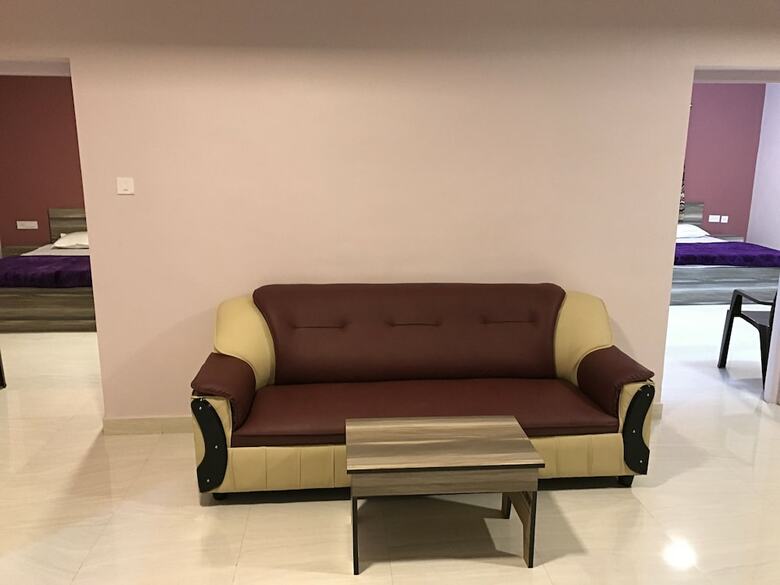 Hotel Praba Rooms And Cottages