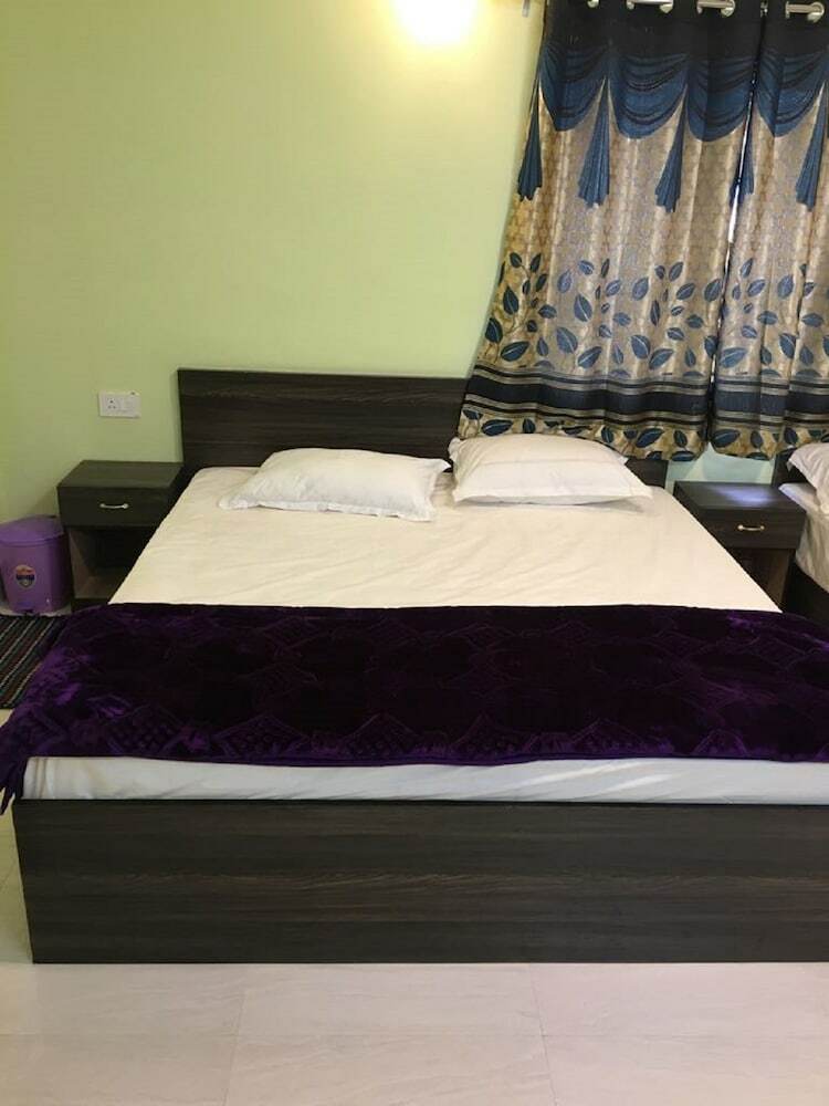 Hotel Praba Rooms And Cottages