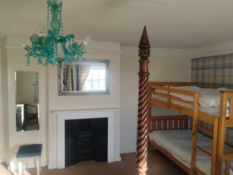Rowley Manor Hotel