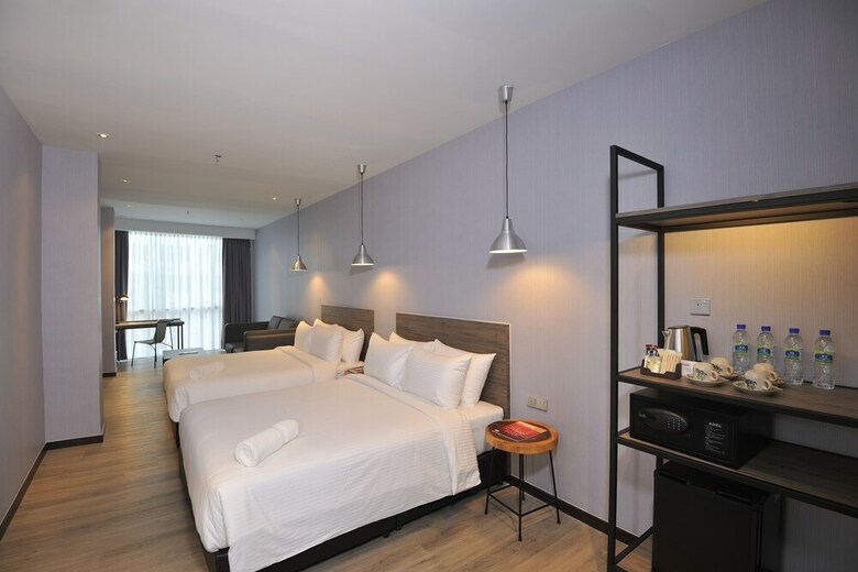 Urban H Hotel
