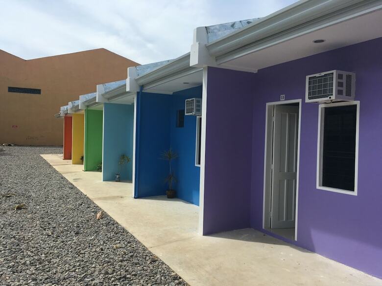 Bed & Breakfast Tropical Stay Accommodations