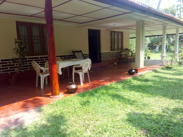 Hotel Dreams Garden Surf Lodge