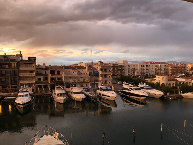 Apartamentos Port 27