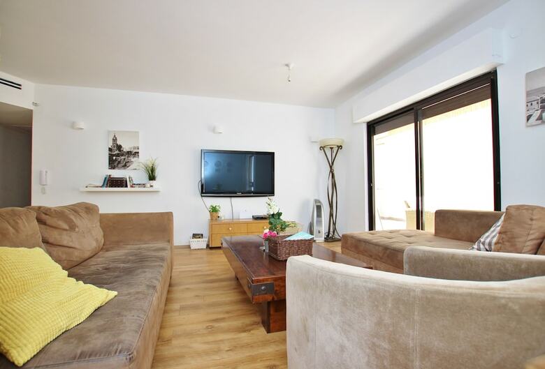 Apartamento Amazing 3br Garden Apt Near Gordon Beach