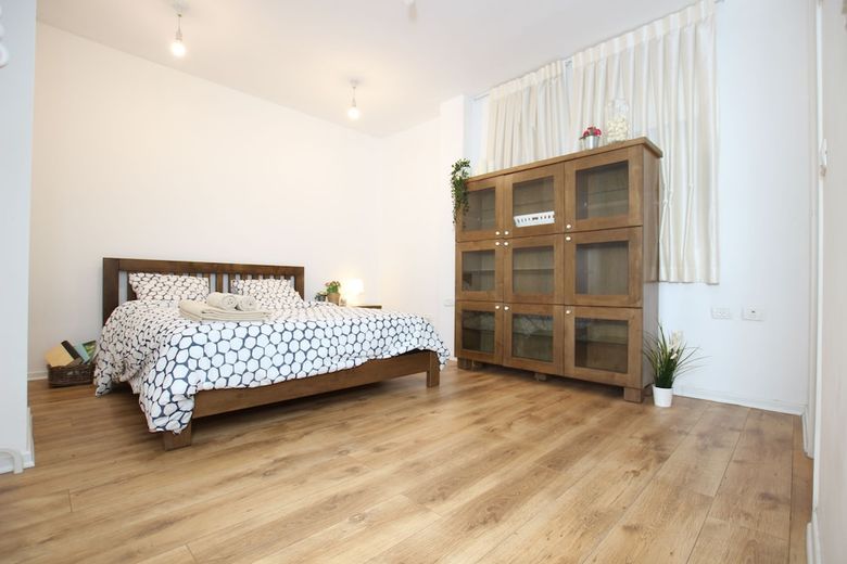Apartamento Amazing 3br Garden Apt Near Gordon Beach