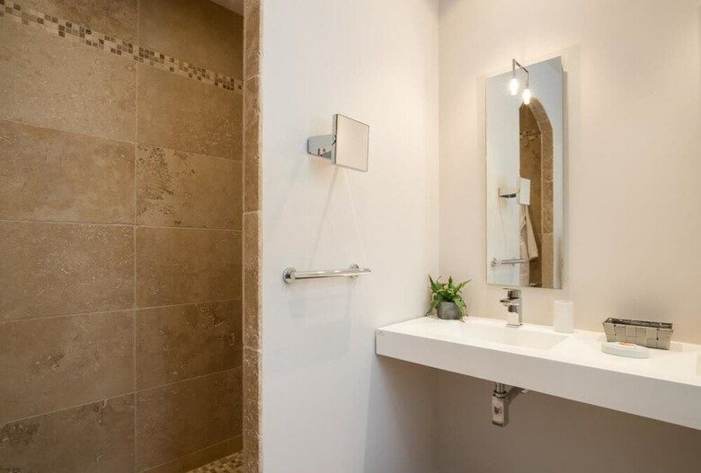 Hotel C�t� Rempart