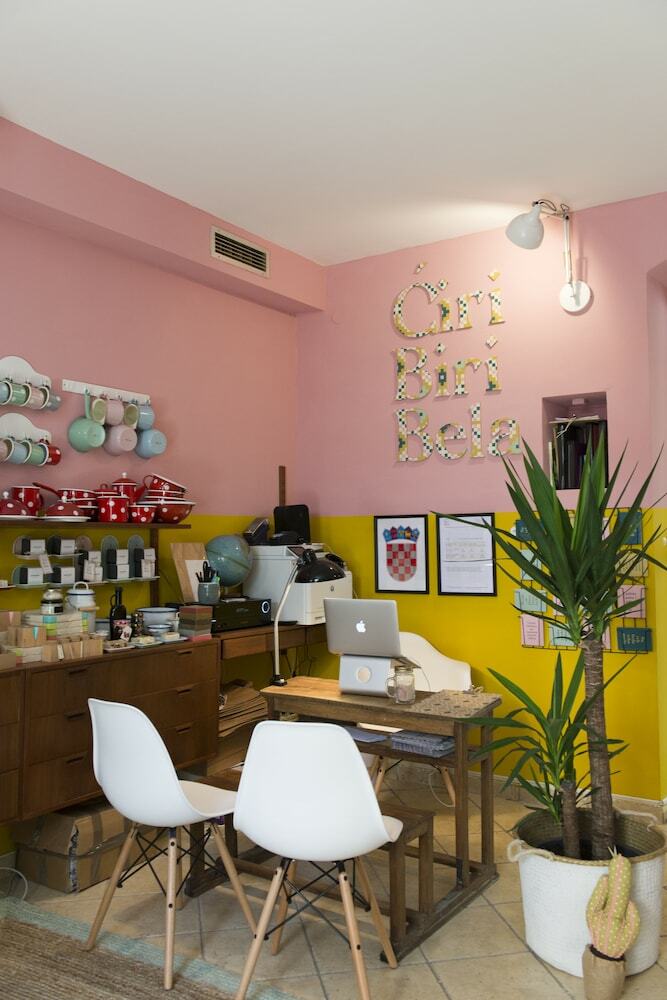 Hostal Hostel ?iri Biri Bela - Adults Only