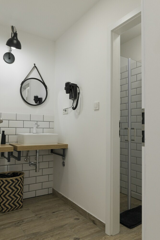 Hostal Hostel ?iri Biri Bela - Adults Only