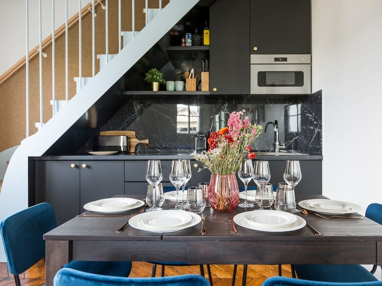 Luxury 2 Bedroom Duplex - Beautiful Monument View
