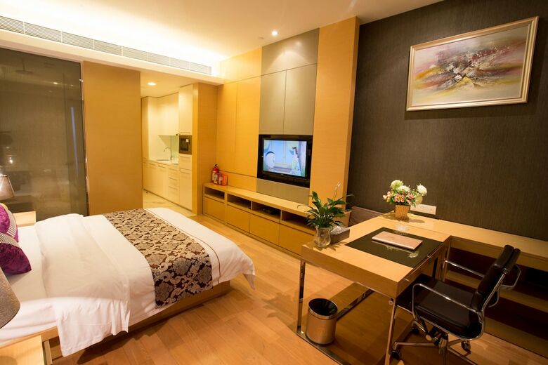 S.l.d International Apartment Poly