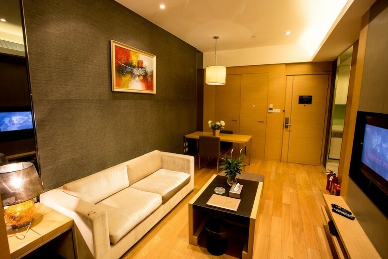 S.l.d International Apartment Poly