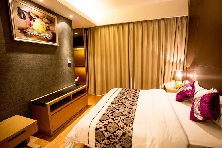 S.l.d International Apartment Poly