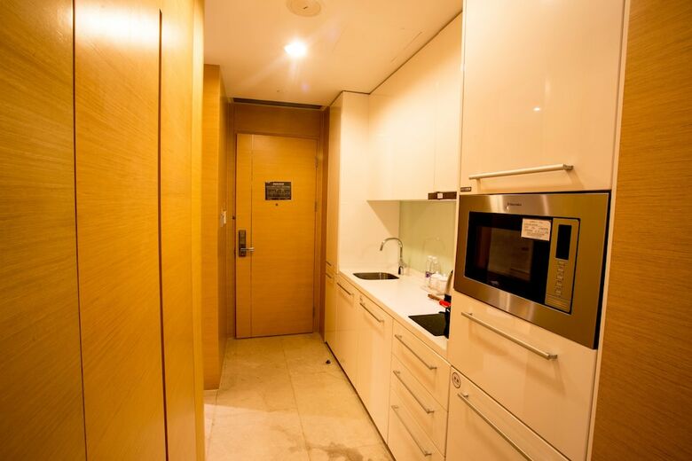 S.l.d International Apartment Poly