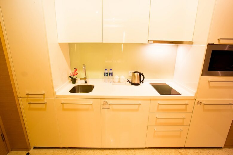 S.l.d International Apartment Poly