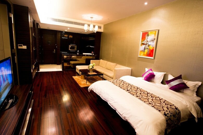 S.l.d International Apartment Poly