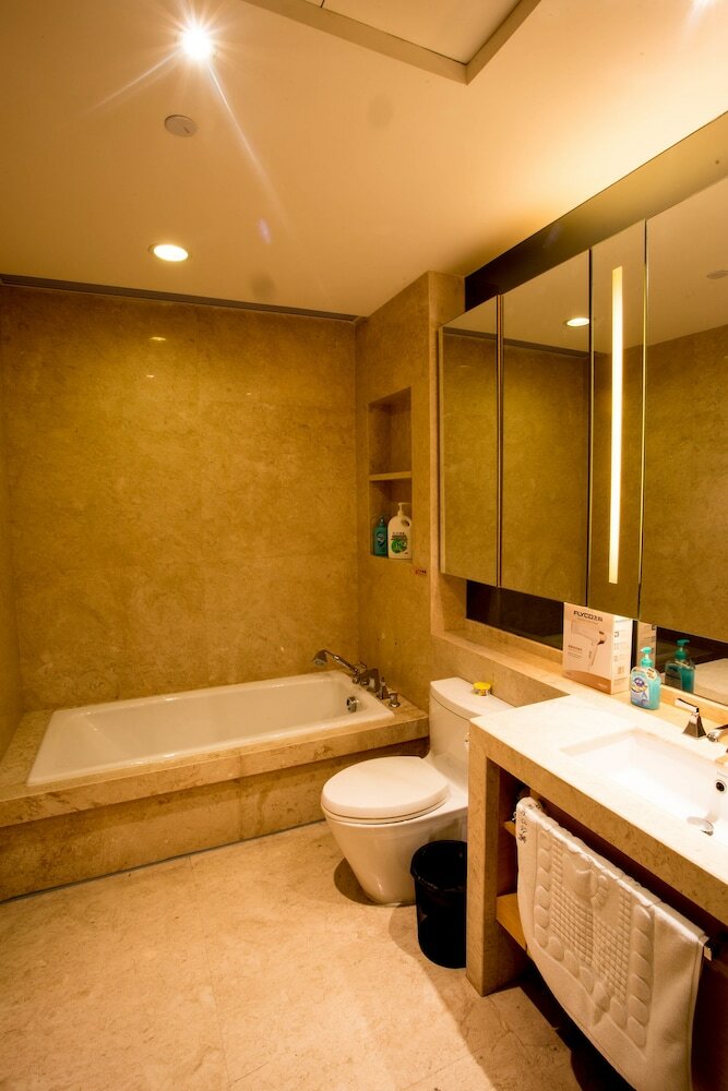 S.l.d International Apartment Poly