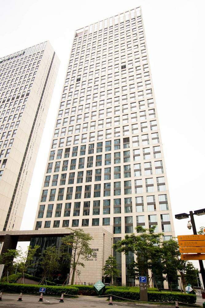S.l.d International Apartment Poly