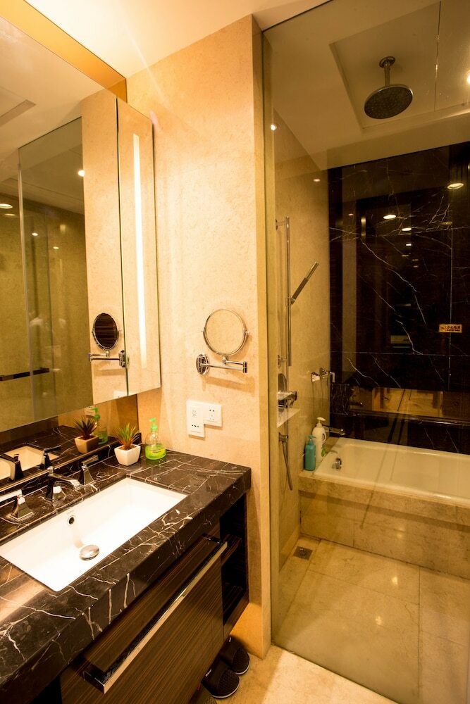S.l.d International Apartment Poly