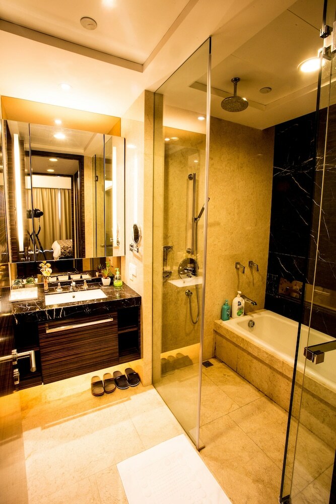 S.l.d International Apartment Poly