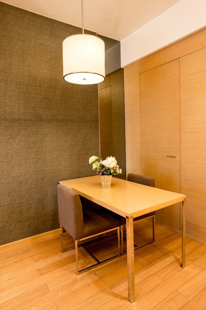 S.l.d International Apartment Poly