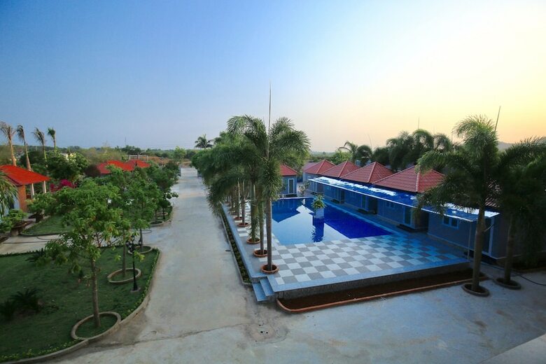 Ven Song Riverside Hotel