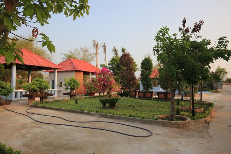 Ven Song Riverside Hotel