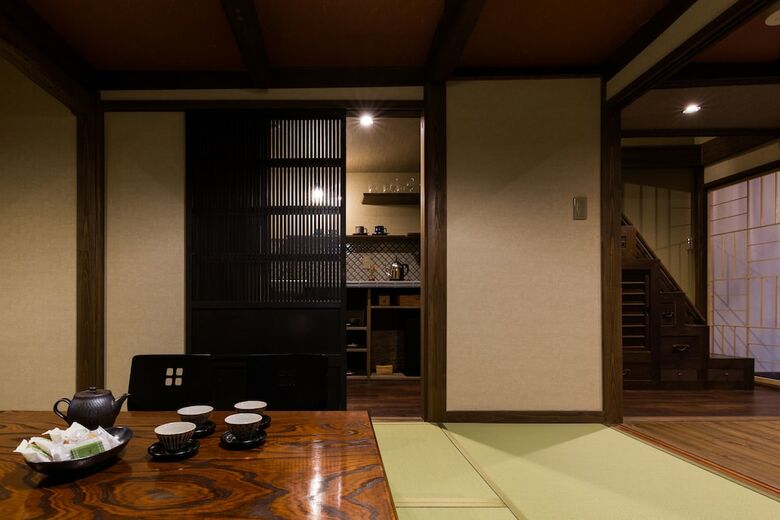 Kyoisuke Mukadeyacho Hokomachi
