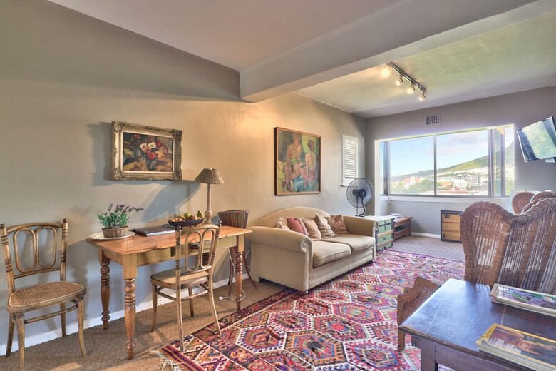 Holyrood Apartments 603