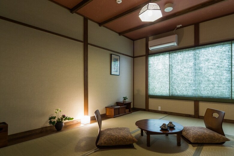 Kyoisuke Mukadeyacho Otonari