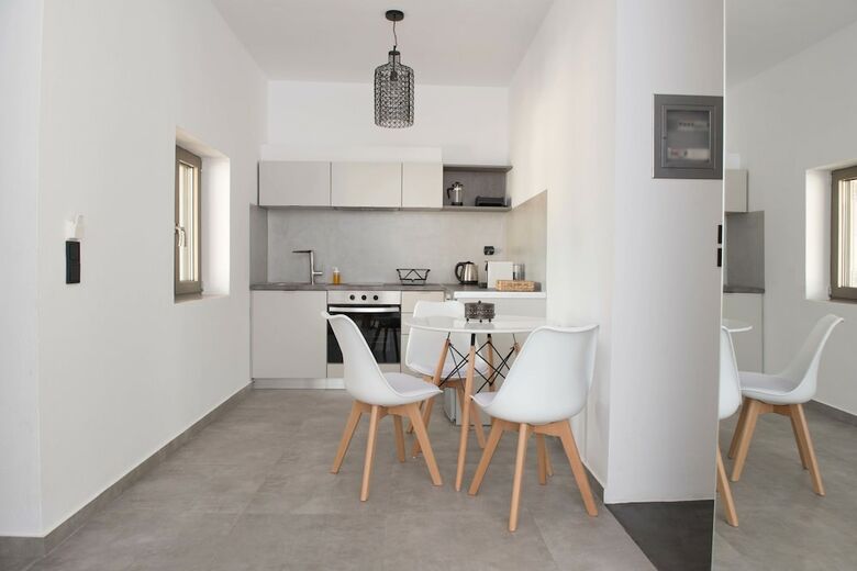 Apartamentos Calme Suites Mani