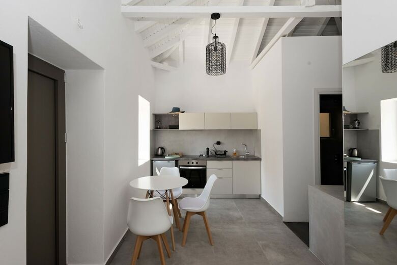 Apartamentos Calme Suites Mani